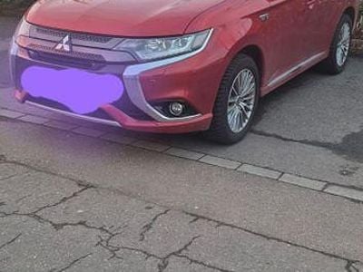 Second-hand Mitsubishi Outlander P-HEV 203 CP (149 kW) 2015 Roșu SUV