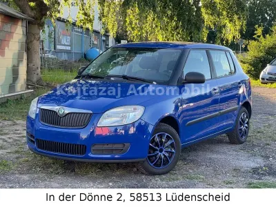 Gebraucht Skoda Fabia 60 PS (44 kW) 2011 Blau Limousine