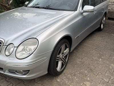 Mercedes E320