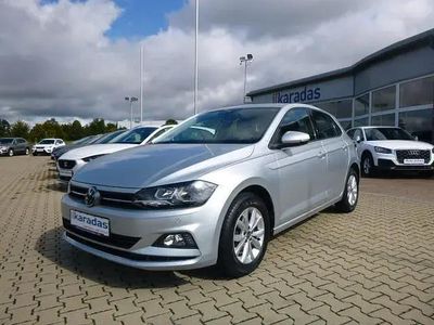 Usata VW Polo 95 CV (69 kW) 2021 Argento Berlina