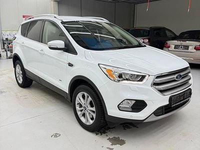 Gebraucht Ford Kuga 150 PS (110 kW) 2017 Weiß SUV
