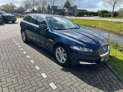 Używany Jaguar XF Sportbrake 163 KM (119 kW) 2013 Niebieski Kombi
