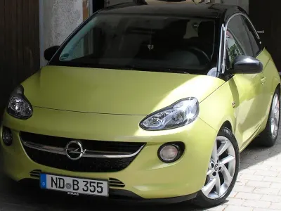 Usado Opel Adam 90 HP (66 kW) 2014 Verde Citadino