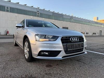 Silber Gebraucht 2015 Audi A4 Attraction Kombi | 11.550 € (Fairer Preis)
