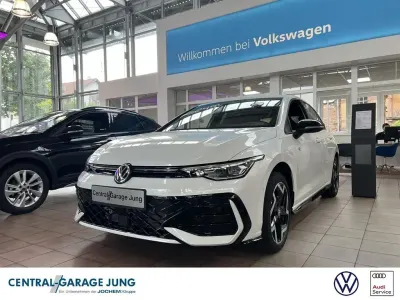 Neu VW Golf VIII R-line 150 PS (110 kW) 2026 Weiß Limousine