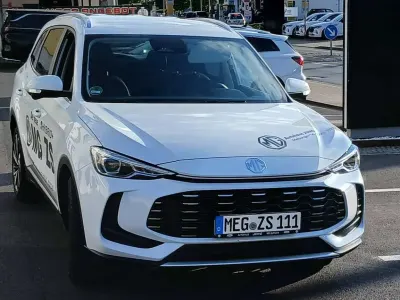 Gebraucht MG ZS 197 PS (144 kW) 2025 Weiß SUV