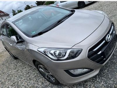 gebraucht Hyundai i30 diesel 1.6 kombi 130000km tüv 5:2025