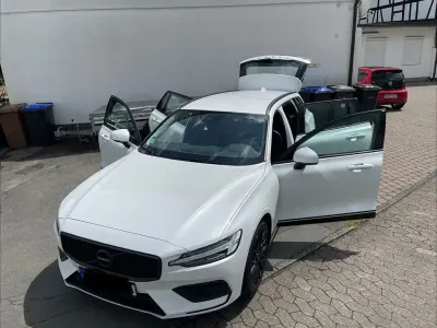 Gebraucht Volvo V60 190 PS (139 kW) 2019 Weiß Kombi