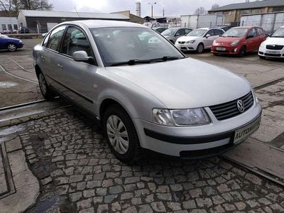 Gebraucht VW Passat 101 PS (74 kW) 1998 Grau Limousine