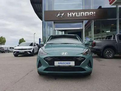 Gebraucht Hyundai i10 Prime 79 PS (58 kW) 2024 Mangrove green mineraleffekt Kleinwagen