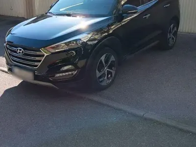 Gebraucht Hyundai Tucson Premium 141 PS (103 kW) 2017 Schwarz SUV