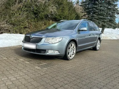 Używany Skoda Superb Elegance 160 KM (117 kW) 2012 Szary Kombi