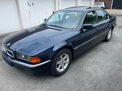 BMW 728