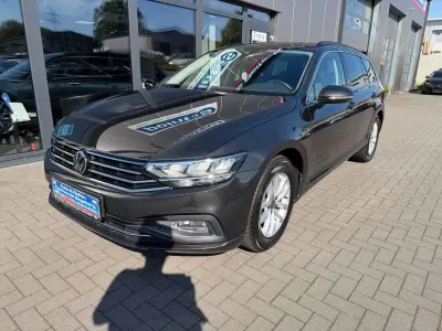 Gebraucht VW Passat Business 150 PS (110 kW) 2024 Mangangrau Kombi