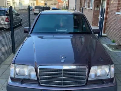 Usata Mercedes E320 220 CV (161 kW) 1992 Viola Berlina