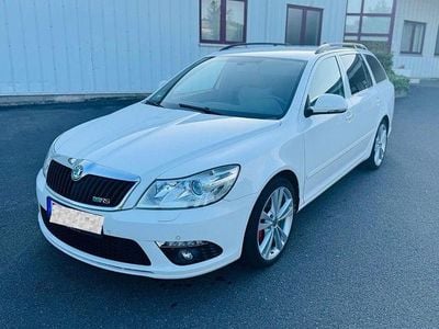 Weiß Gebraucht 2012 Skoda Octavia RS Kombi | 6.299 € (Superpreis)
