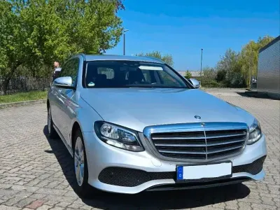 Gebraucht Mercedes E220 194 PS (142 kW) 2018 Silber Kombi