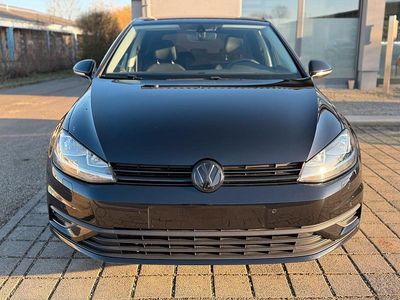 Gebraucht VW Golf VII 110 PS (80 kW) 2017 Schwarz Kleinwagen