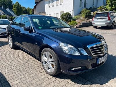 Usata Mercedes E220 170 CV (125 kW) 2009 Blu Berlina