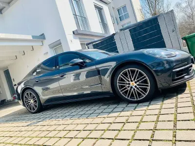 Gebraucht Porsche Panamera 4 330 PS (242 kW) 2018 Grau Kleinwagen