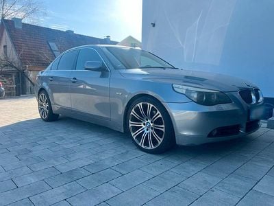 Gebraucht BMW 525 168 PS (123 kW) 2005 Grau Limousine