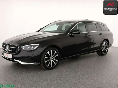 Gebraucht Mercedes E300 Avantgarde 320 PS (235 kW) 2022 Schwarz Kombi