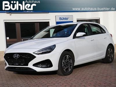 Gebraucht Hyundai i30 Select 101 PS (74 kW) 2024 Atlas white uni Limousine