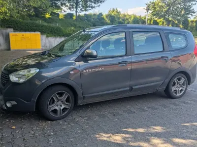 Gebraucht Dacia Lodgy Prestige 131 PS (96 kW) 2021 Schwarz Van / Kleinbus