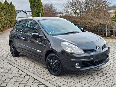 gebraucht Renault Clio by RIP CURL 1.2 16V Eco2 55kW Klima sparsam