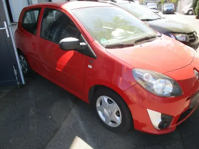 Second-hand Renault Twingo 75 CP (55 kW) 2011 Roșu Hatchback