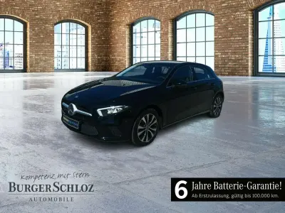 Gebraucht Mercedes A250 218 PS (160 kW) 2021 Unilack nachtschwarz Limousine