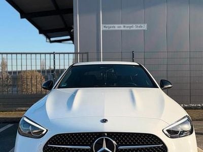Gebraucht Mercedes C220 AMG line 200 PS (147 kW) 2022 Weiß Limousine