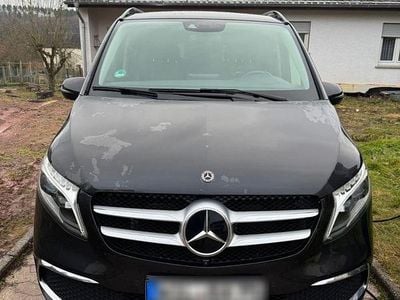 Grau Gebraucht 2020 Mercedes V250 Avantgarde Edition Van / Kleinbus | 39.500 € (Superpreis)