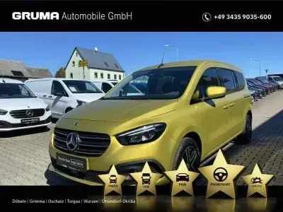 Gebraucht Mercedes T180 Progressive 131 PS (96 kW) 2025 Gelb Van / Kleinbus