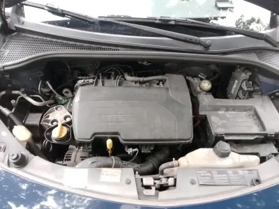 Używany Renault Clio III 75 KM (55 kW) 2005 Niebieski Hatchback