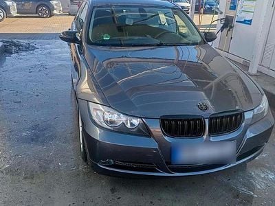Gebraucht BMW 320 150 PS (110 kW) 2005 Grau Limousine