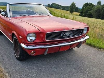 Rot Gebraucht 1966 Ford Mustang Cabrio | 17.500 €