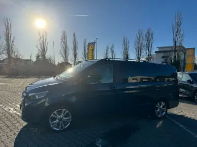 Gebraucht Mercedes V200 136 PS (100 kW) 2017 Blau Van / Kleinbus