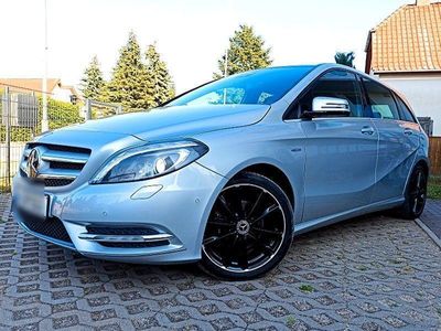 Mercedes B200
