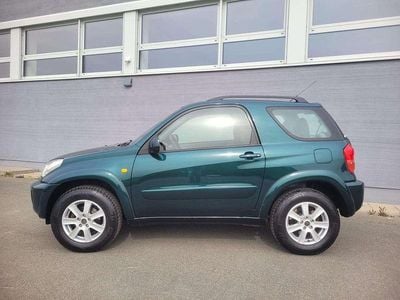 Second-hand Toyota RAV4 150 CP (110 kW) 2001 Verde SUV