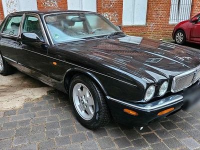 Usata Jaguar XJ8 Sovereign 284 CV (208 kW) 1998 Nero Berlina