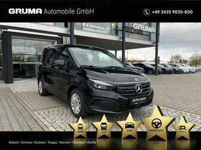 Gebraucht Mercedes EQT200 Style 89 kW (122 PS) 2023 Loparitschwarz Van / Kleinbus