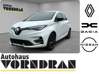 Second-hand Renault Zoe Iconic 100 kW (136 CP) 2022 Alb Hatchback