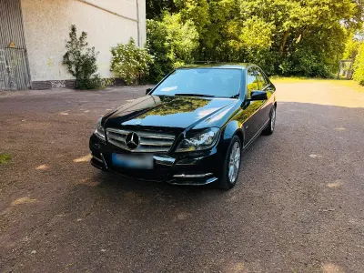 Gebraucht Mercedes C220 Avantgarde 170 PS (125 kW) 2012 Schwarz Limousine