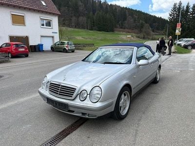 Second-hand Mercedes CLK200 136 CP (100 kW) 1999 Argintiu Cabrio
