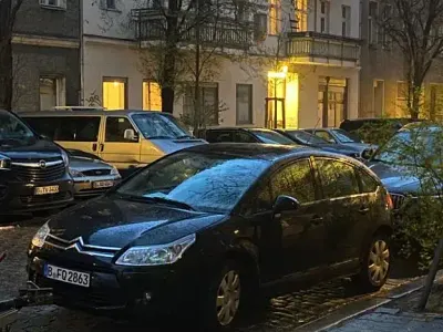Używany Citroën C4 Exclusive 120 KM (88 kW) 2009 Czarny Sedan/Limuzyna
