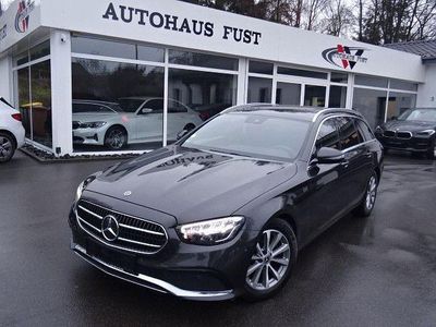 Grau Gebraucht 2021 Mercedes E200 Limousine | 28.100 € (Fairer Preis)