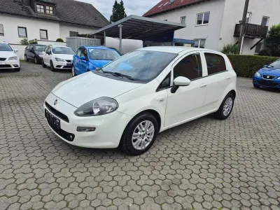 Gebraucht Fiat Punto 77 PS (56 kW) 2017 Weiß Kleinwagen