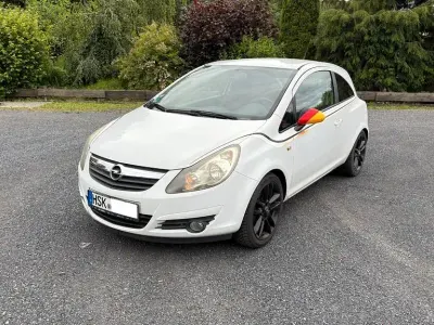 Gebraucht Opel Corsa Edition 87 PS (63 kW) 2010 Weiß Kleinwagen
