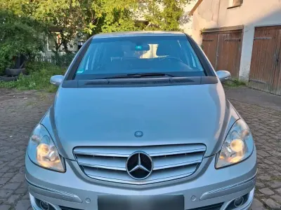 Gebraucht Mercedes B200 140 PS (102 kW) 2006 Silber Van / Kleinbus